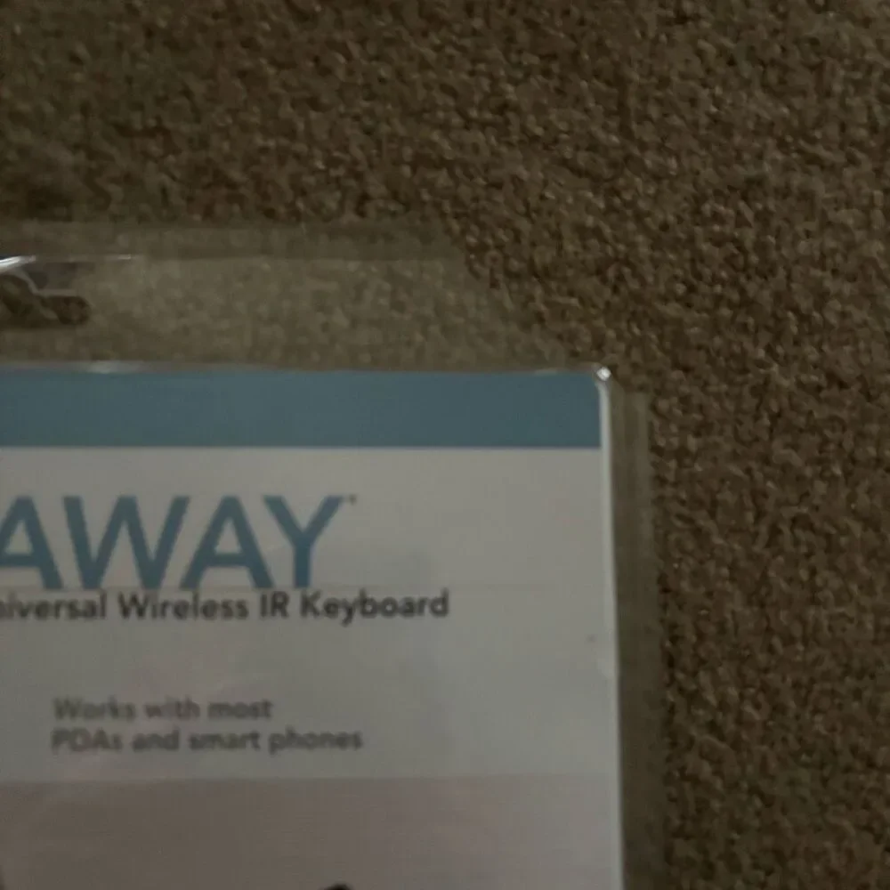 Think Outside Stowaway Universal Wireless IR Keyboard *New*